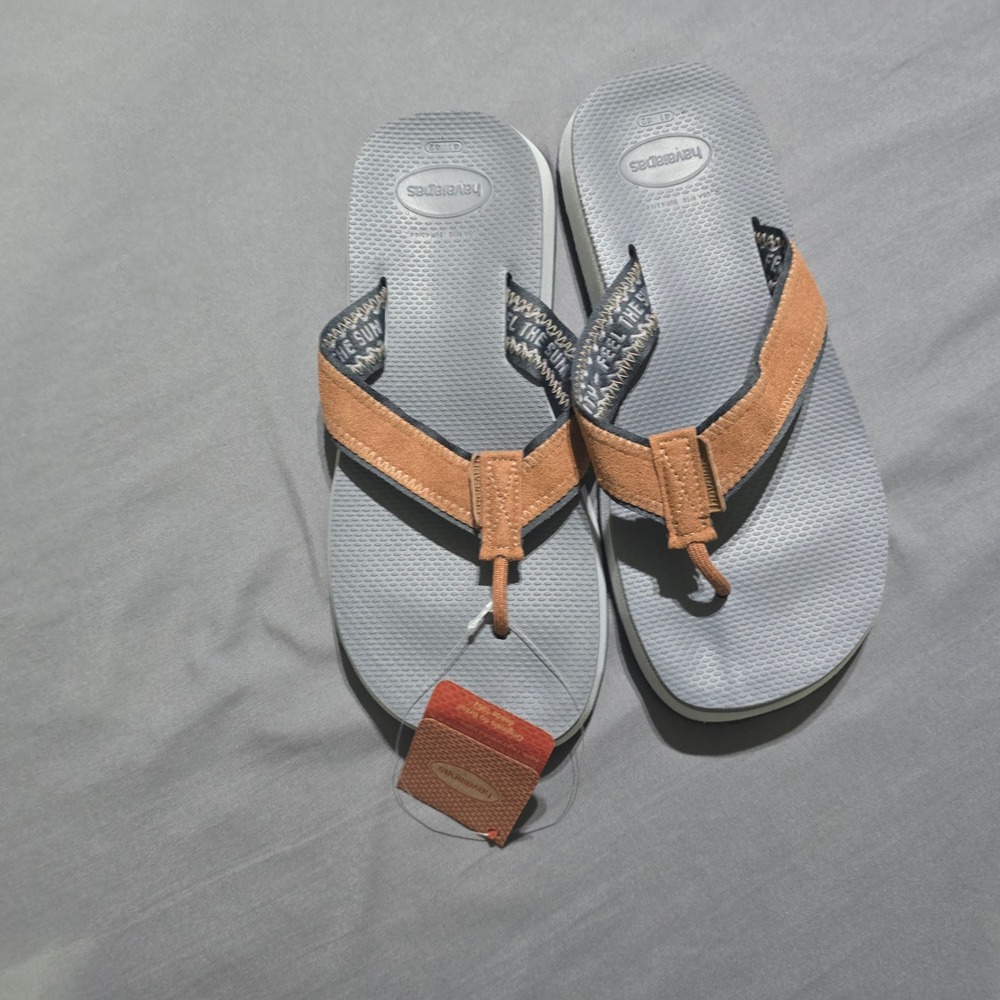 Havaianas Sandals Mens 9/10 Grey Tan Feel The City Urban Flip Flops 4147292 NEW